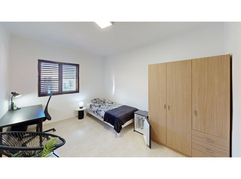 Flatio - all utilities included - Huge and bright room in… - Συγκατοίκηση