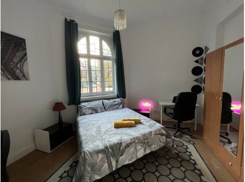 Flatio - all utilities included - Private Room in Co-Living… - Woning delen