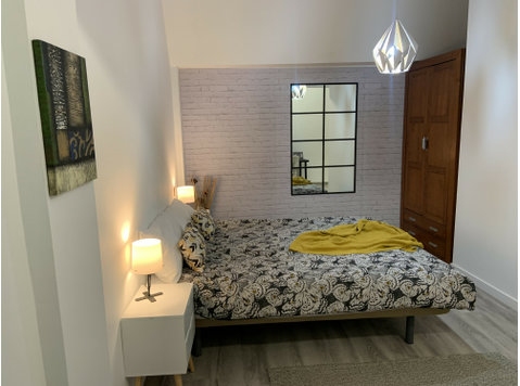 Room with private bathroom in Co-living El Toro - Flatshare