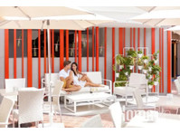Hotel room in Bartolomé with luxury facilities - Apartemen