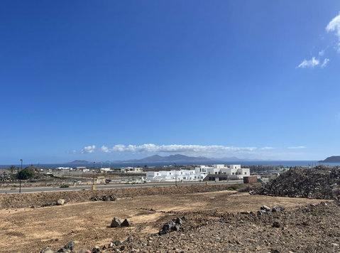 Exclusive Opportunity in Corralejo – 650m2 residential plot - Maa