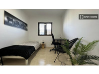 Zimmer zu vermieten in 4-Zimmer-Wohnung in Las Palmas - Zu Vermieten