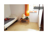 Alugo quarto em apartamento de 4 quartos em Las Palmas - Aluguel