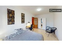 Room for rent in 4-bedroom apartment in Las Palmas - برای اجاره