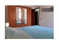 Room for rent in 4-bedroom apartment in Las Palmas - השכרה