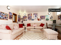 Rooms for rent in 3-bedroom apartment in Las Palmas - برای اجاره