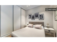 Aluga-se quarto em apartamento de 4 quartos em Bons Aires,… - Aluguel