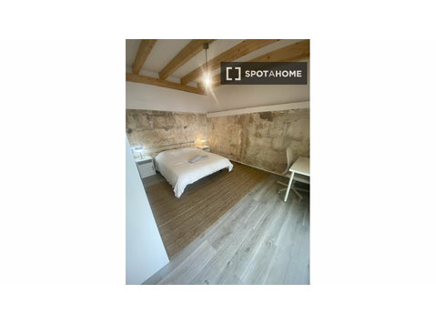 Room in shared apartment in Palma - De inchiriat