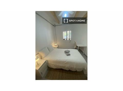 Room in shared apartment in Palma - 出租