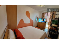 Room for rent in 4-bedroom house - Vuokralle