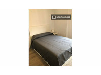 Zimmer zu vermieten in 4-Zimmer-Wohnung in Oviedo - Zu Vermieten