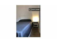 Rooms for rent in 4-bedroom apartment in Oviedo - Aluguel