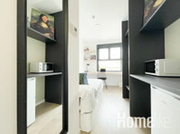 COMFORT room with private bathroom in student residence in… - Stanze