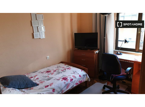 Komfortowy pokój jednoosobowy w centrum Salamanki - dla… - Do wynajęcia