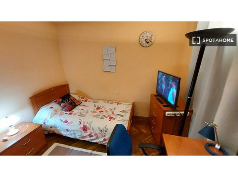 Comfortable single room in the center of Salamanca - Females - De inchiriat