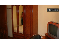 Cozy Room in 5-bedroom apartment  in Salamanca - Females -  வாடகைக்கு 