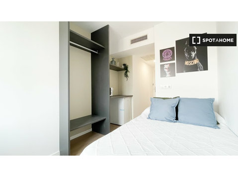 Furnished room for rent in Salamanca - Til Leie