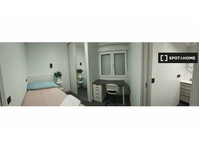 Room for rent in 4-bedroom apartment for rent in Salamanca - الإيجار