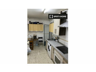 Room for rent in 4-bedroom apartment in Salamanca - Te Huur