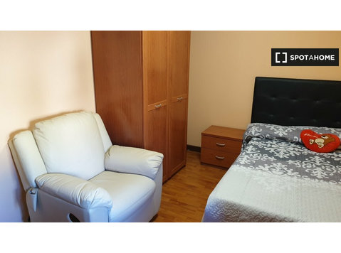 Salamanca'da 5 yatak odalı dairede kiralık oda - Kadınlar - Kiralık