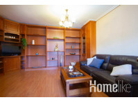 Beautiful  bed apartment in Salamanca with Parking - Lejligheder