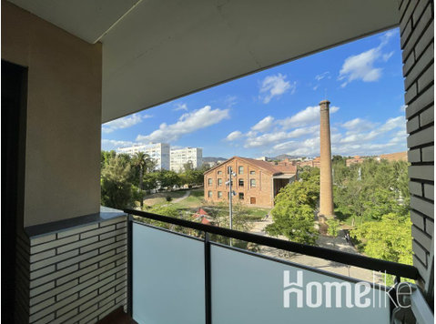 Duplex in Cornella de Llobregat - Апартаменти