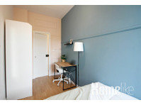 Double private room with window - Flatshare