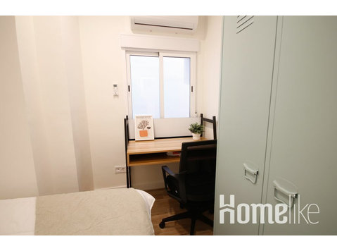 Double room with window in coliving - Flatshare