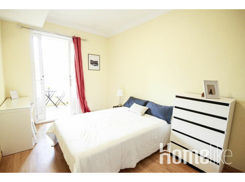 Privékamer in gedeeld appartement in Eixample - Woning delen