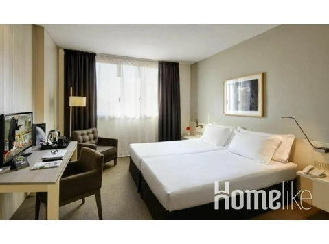 Room to rent in Av. de Roma - Общо жилище