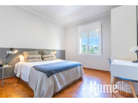 Eenpersoonskamer in gedeeld appartement in Alfonso el Sabio - Woning delen