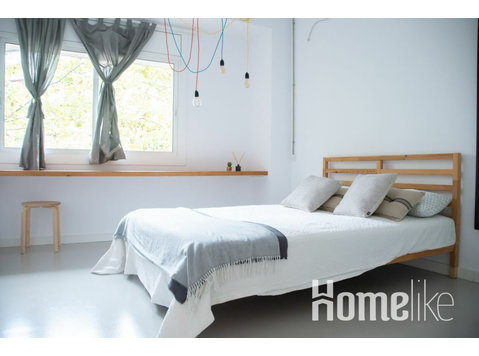Eenpersoonskamer in gedeeld appartement in Barcelona - Woning delen