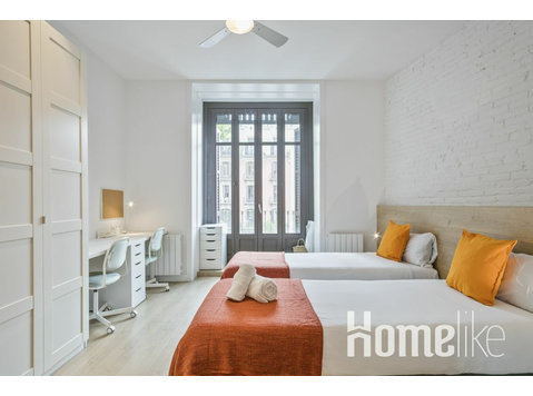 Tweepersoonskamer met 2 Aparte Bedden, Balkon en Eigen… - Woning delen