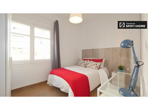 Charming room for rent in El Clot, Barcelona - Vuokralle