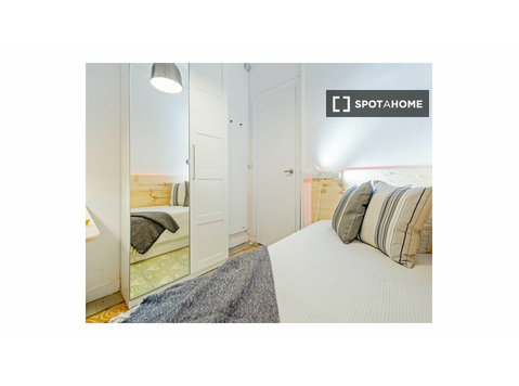Gemütliches Zimmer zu vermieten in Eixample, Barcelona - Zu Vermieten
