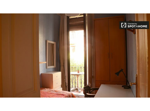 Chambre confortable à louer à Eixample Dreta, Barcelone - À louer