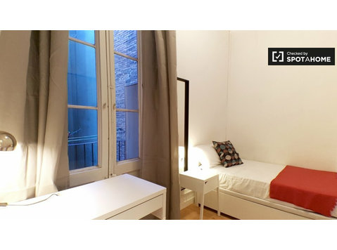 Gemütliches Zimmer zur Miete in Gràcia, Barcelona - Zu Vermieten