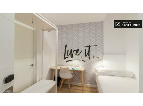 Enjoy the community of a coliving in the Gothic Quarter - 임대