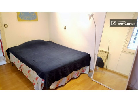 Furnished room in shared apartment in El Born, Barcelona - Аренда
