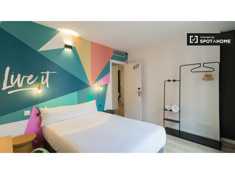 Live the coliving experience in the heart of Barcelona - Под наем
