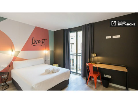 Live the coliving experience in the heart of Barcelona - De inchiriat
