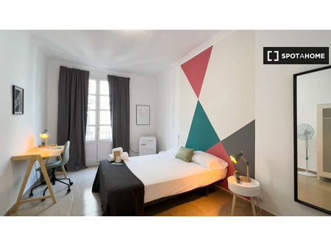 Live the coliving experience in the heart of Barcelona - K pronájmu
