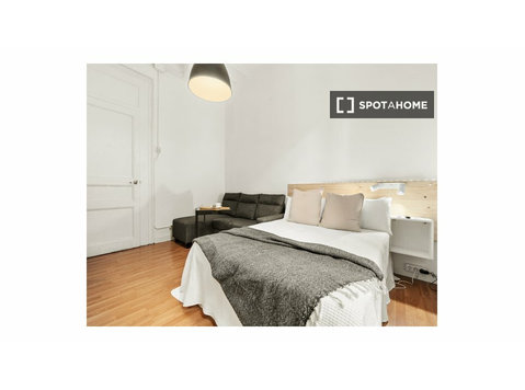 Piękny pokój w 9-pokojowym apartamencie, El Born, Barcelona - Do wynajęcia