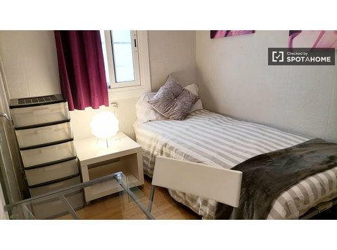 Bonita habitación en alquiler en Barcelona con baño privado - Alquiler