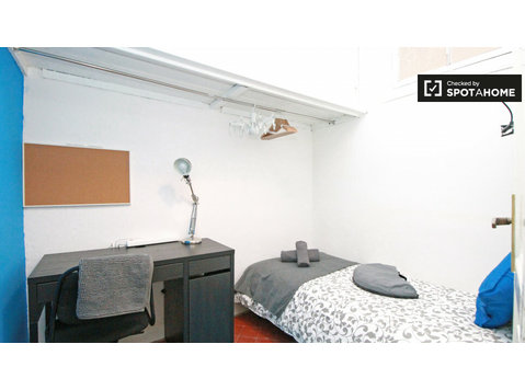 Ładny pokój w 6-pokojowym apartamencie w El Born, Barcelona - Do wynajęcia