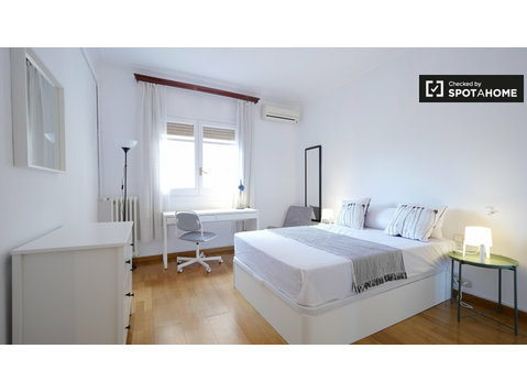 Room 7-bedroom apartment L'Esquerra de l'Eixample Barcelona - De inchiriat