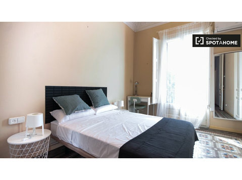 Zimmer zu vermieten 7-Zimmer-Wohnung L'Esquerra de… - Zu Vermieten
