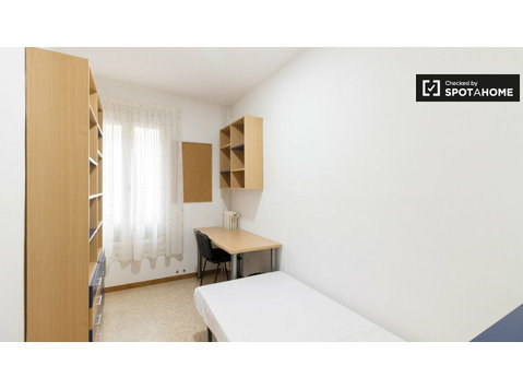 Room for rent in 1-bedroom apartment in Eixample, Barcelona - Annan üürile