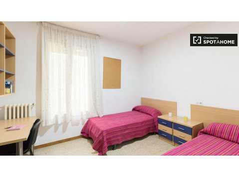 Zimmer zu vermieten in 1-Zimmer-Wohnung in Eixample,… - Zu Vermieten