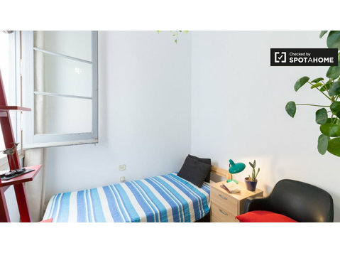 Room for rent in 2-bedroom apartment in Barcelona - Til Leie